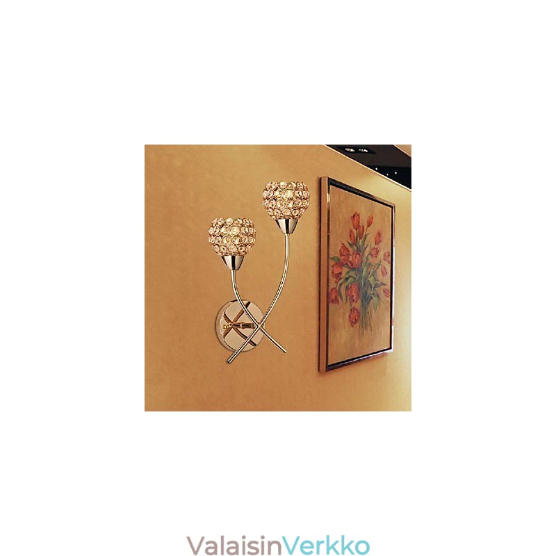 Kristallikultainen seinävalaisin 2 valossa