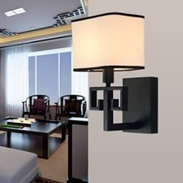 Moderni nykyaikainen maalaismainen Lodge Moderni nykyaikainen maalausominaisuus minityyliseen ympäristöön