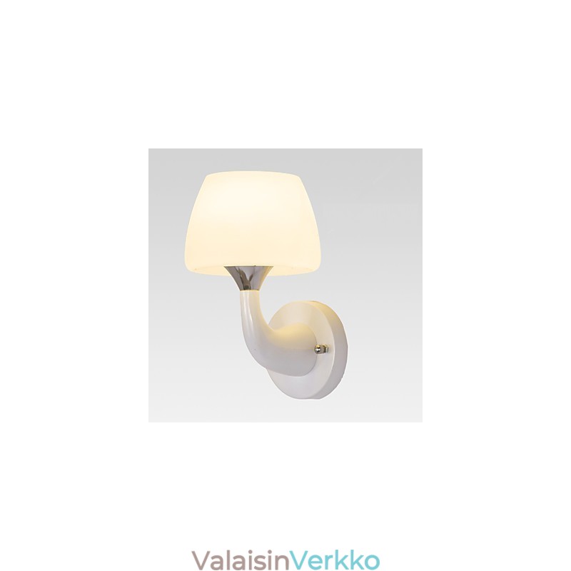 Metallinen moderni nykyaikainen uppoasennettava ja kattoon tarkoitettu hugger-valo, jossa on seinävalaisimet