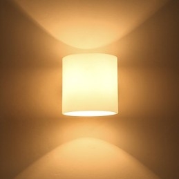 Uutuusmaallinen ominaisuus minityylisille silmiensuojaimille alasvalaisimille seinävalaisimille.