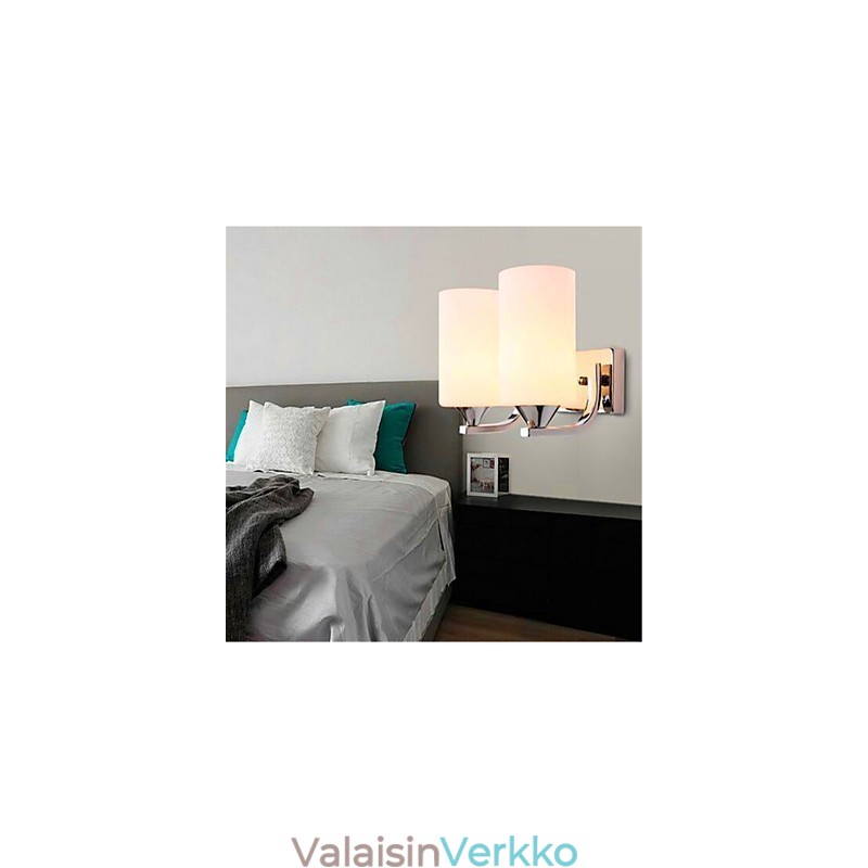 Yksinkertainen lämmin olohuone Makuuhuone Käytävä Käytävä Parveke Kaksinkertainen seinävalaisin