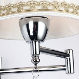 Moderni nykyaikainen maalaismainen Lodge Moderni nykyaikainen maalaiskromiominaisuus Crystal Swing Arm -seinävalaisimelle