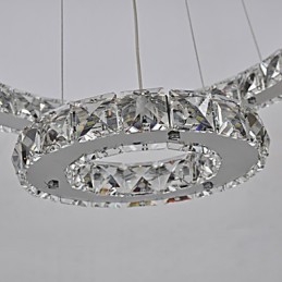 Perinteinen klassinen kromimetallikattokruunu