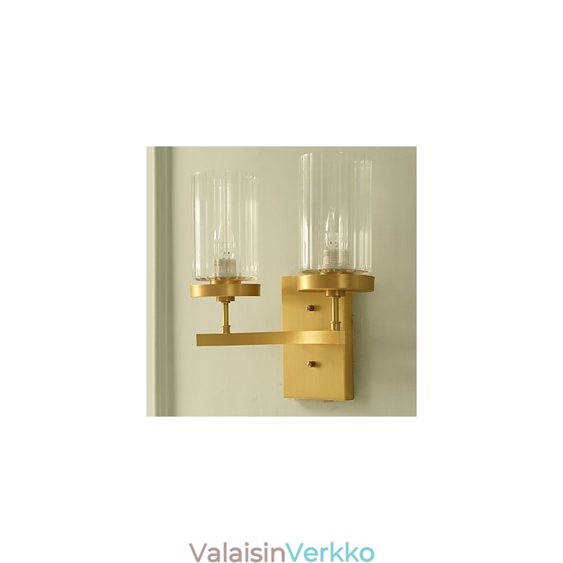 Perinteinen Classic Country Brass -ominaisuus mini-tyyliselle seinävalaisimille