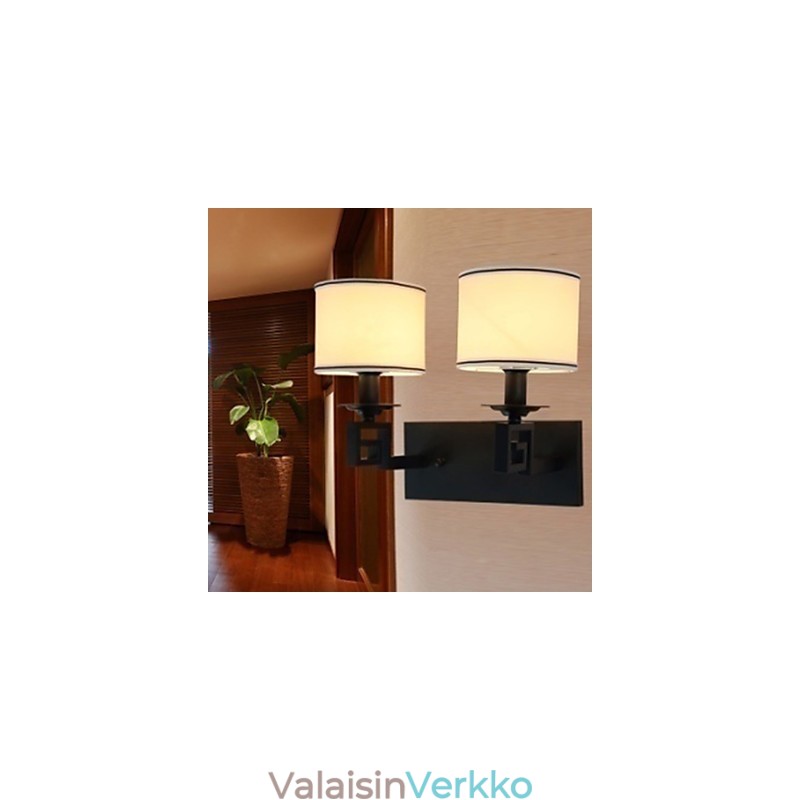 Moderni nykyaikainen maalaismainen Lodge Moderni nykyaikainen maalausominaisuus minityyliseen ympäristöön