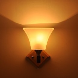 Moderni nykyaikainen maalausominaisuus uplight-seinävalaisimille