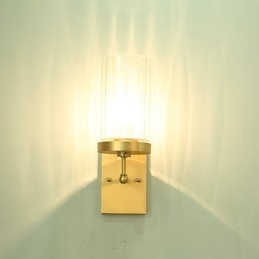 Perinteinen Classic Country Brass -ominaisuus mini-tyyliselle seinävalaisimille