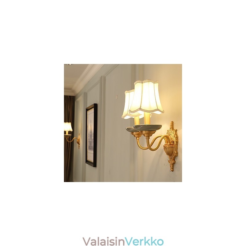 Yksinkertainen maalaisperinteinen klassinen messinkiominaisuus minityylisille ylävalaisimille seinävalaisimille Pu