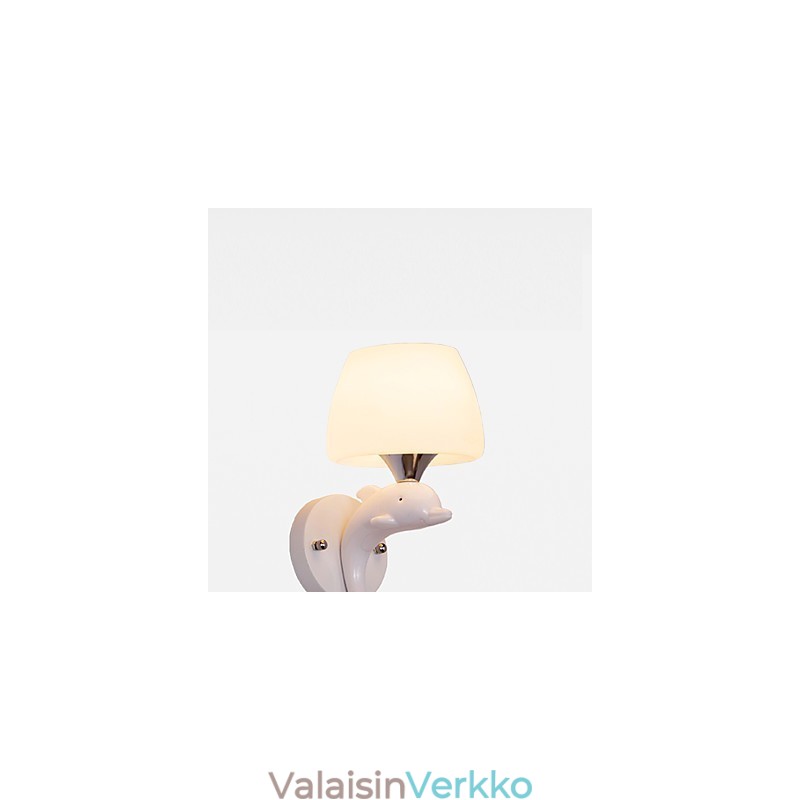 Metallinen moderni nykyaikainen uppoasennettava ja kattoon tarkoitettu hugger-valo, jossa on seinävalaisimet