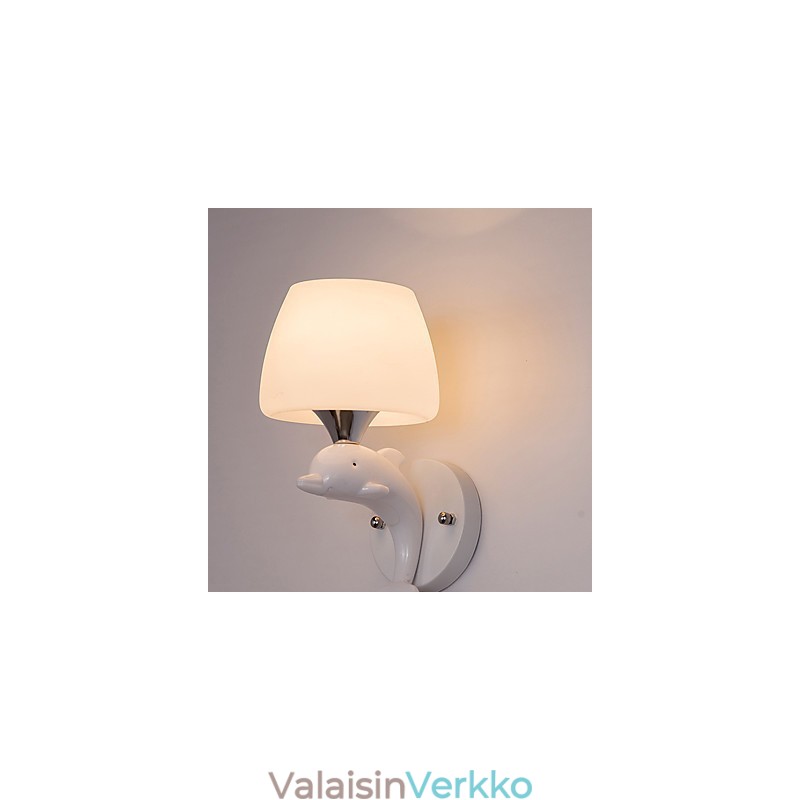 Metallinen moderni nykyaikainen uppoasennettava ja kattoon tarkoitettu hugger-valo, jossa on seinävalaisimet