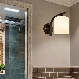 Vintage-muissa on alasvalaisimet seinävalaisimet