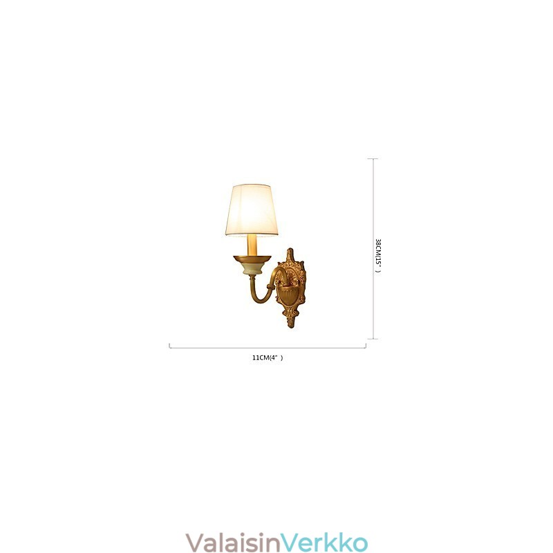 Yksinkertainen maalaisperinteinen klassinen messinkiominaisuus minityylisille uplight-seinävalaisimille