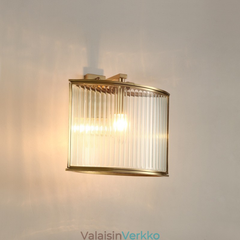 Puhdasta messinkiä, ylellinen maalaismainen retro Vintage 1 kevyt seinävalaisin lasivarjostimella