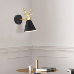 Moderni Antlers seinävalaisin