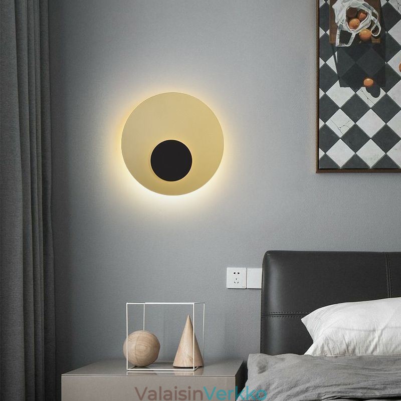 Nordic Wall Light Black Gold Pyöreä täyskuparinen seinävalaisin