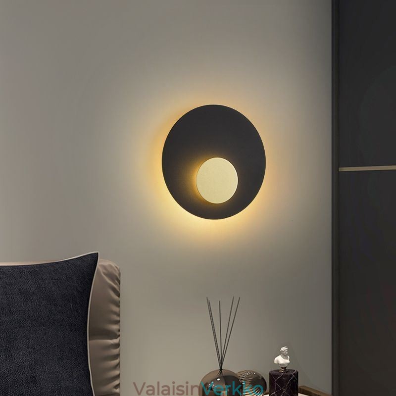 Nordic Wall Light Black Gold Pyöreä täyskuparinen seinävalaisin