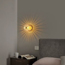 Moderni seinävalaistus kirkkaalla lasivarjolla harjatulla seinävalaisimilla