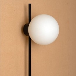 Maapallon seinävalaisin Mid Century Magic Bean -seinävalaisin pistokkeella