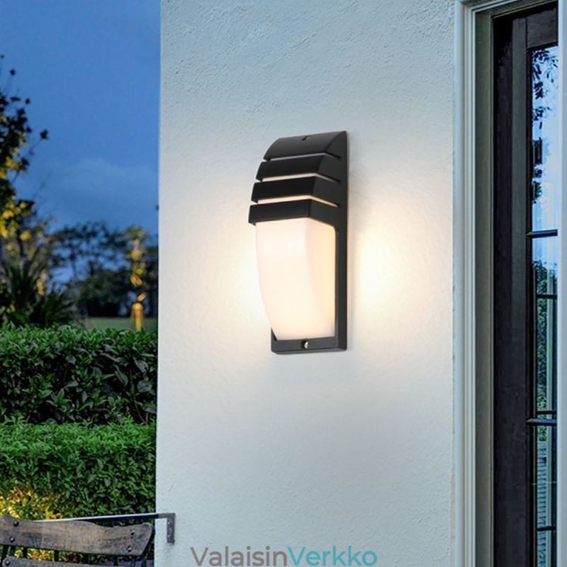 Vedenpitävä ulkokuistin valo musta alumiiniseinävalaisin Puutarhan sisäpihan valaisin