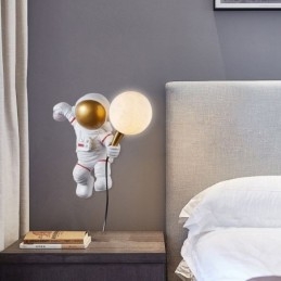 Moderni seinävalaisin Creative Astronaut Resin Wall Light lapsille