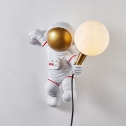 Moderni seinävalaisin Creative Astronaut Resin Wall Light lapsille