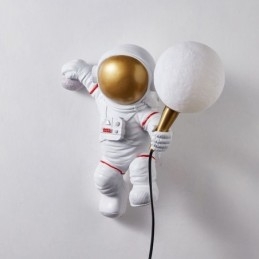 Moderni seinävalaisin Creative Astronaut Resin Wall Light lapsille