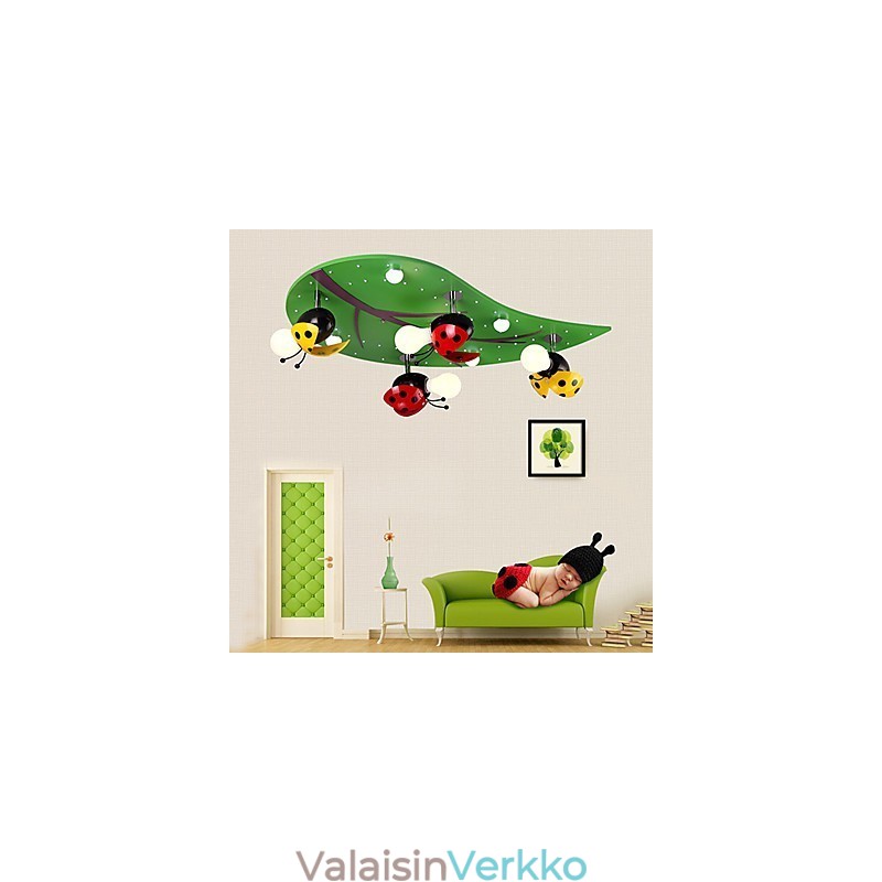 Uppoasennettu moderni nykyaikainen puubambu