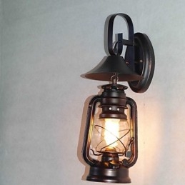 Vintage Black Metal Lantern seinävalaisin yhdellä valolla