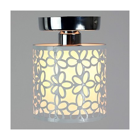 Moderni nykyaikainen minimaalaus metalliin uppoteline