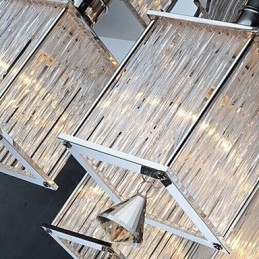 Moderni nykyaikainen Crystal Chrome -tasoteline