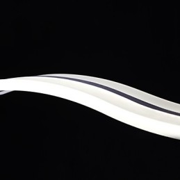 Moderni nykyaikainen kromiriippuvalaisin