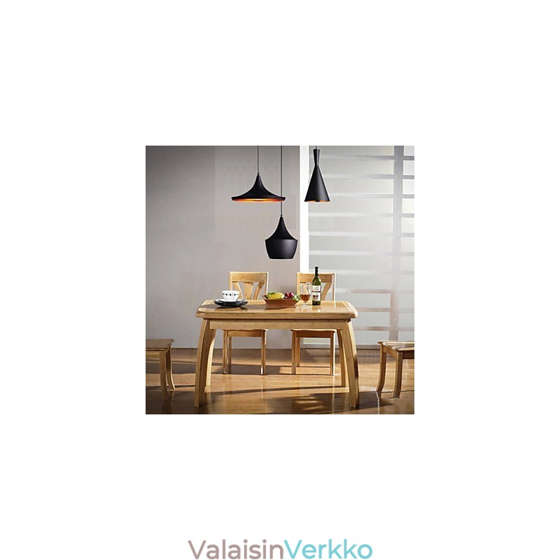 Virtaviivainen musta riippuvalaisin