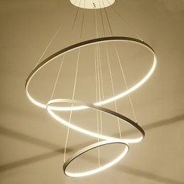 Moderni design riippuvalaisin kolme sormusta