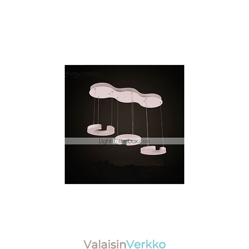 Kolme C-tyypin akryylikattokruunua